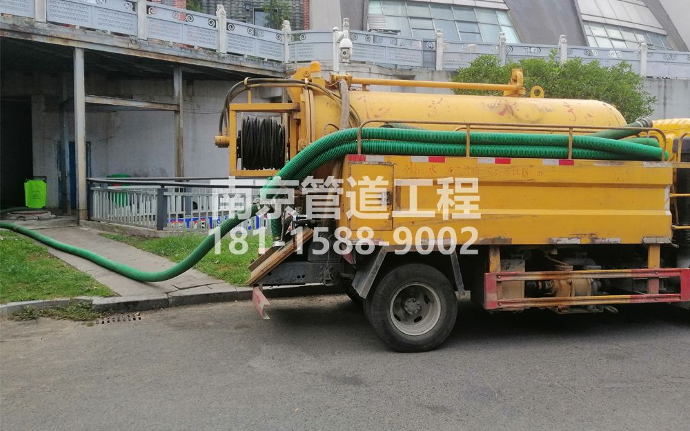 277板仓商场隔油池吸污